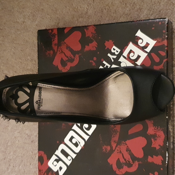 Fergalicious Grudge peep toe pumps size 8 - Picture 8 of 9